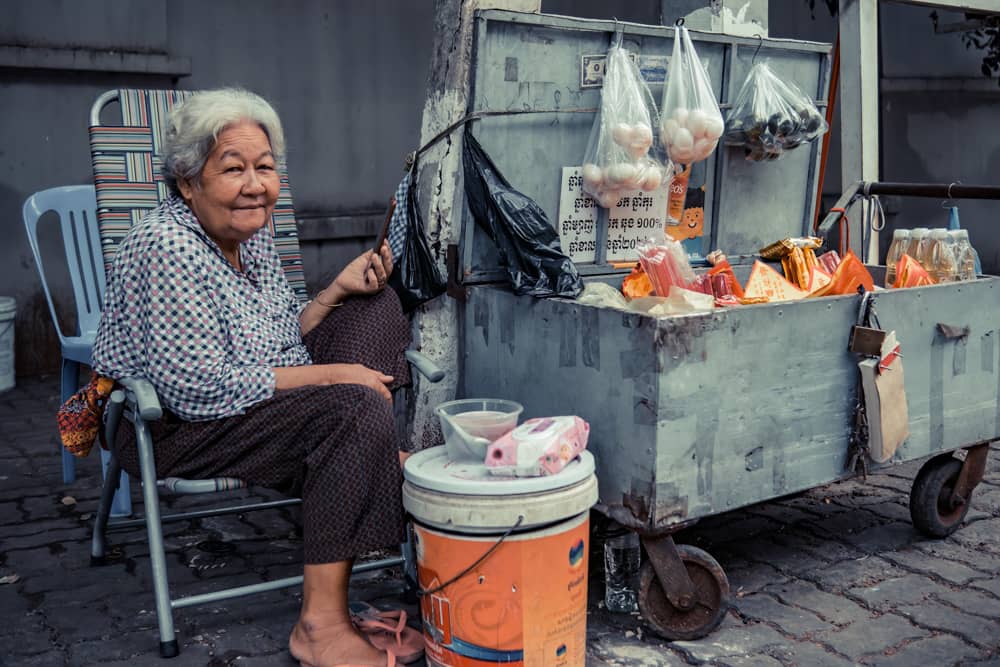 Night shop Phnom Penh street Photo Tour