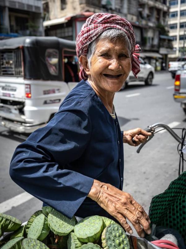 Old lotus seller